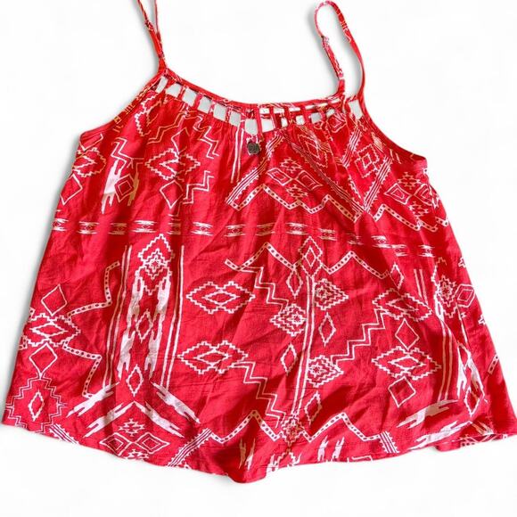 Red and white rayon billabong top - Picture 2 of 5